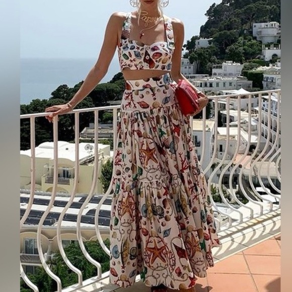 Commense Dresses & Skirts - COMMENSE Shell Print Crop Top Skirt Set